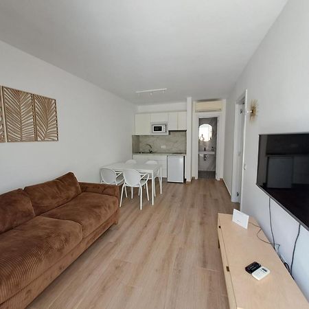 Homeforguest Apartamento 15 Con Terraza Y Piscina En Κοραλέχο Εξωτερικό φωτογραφία