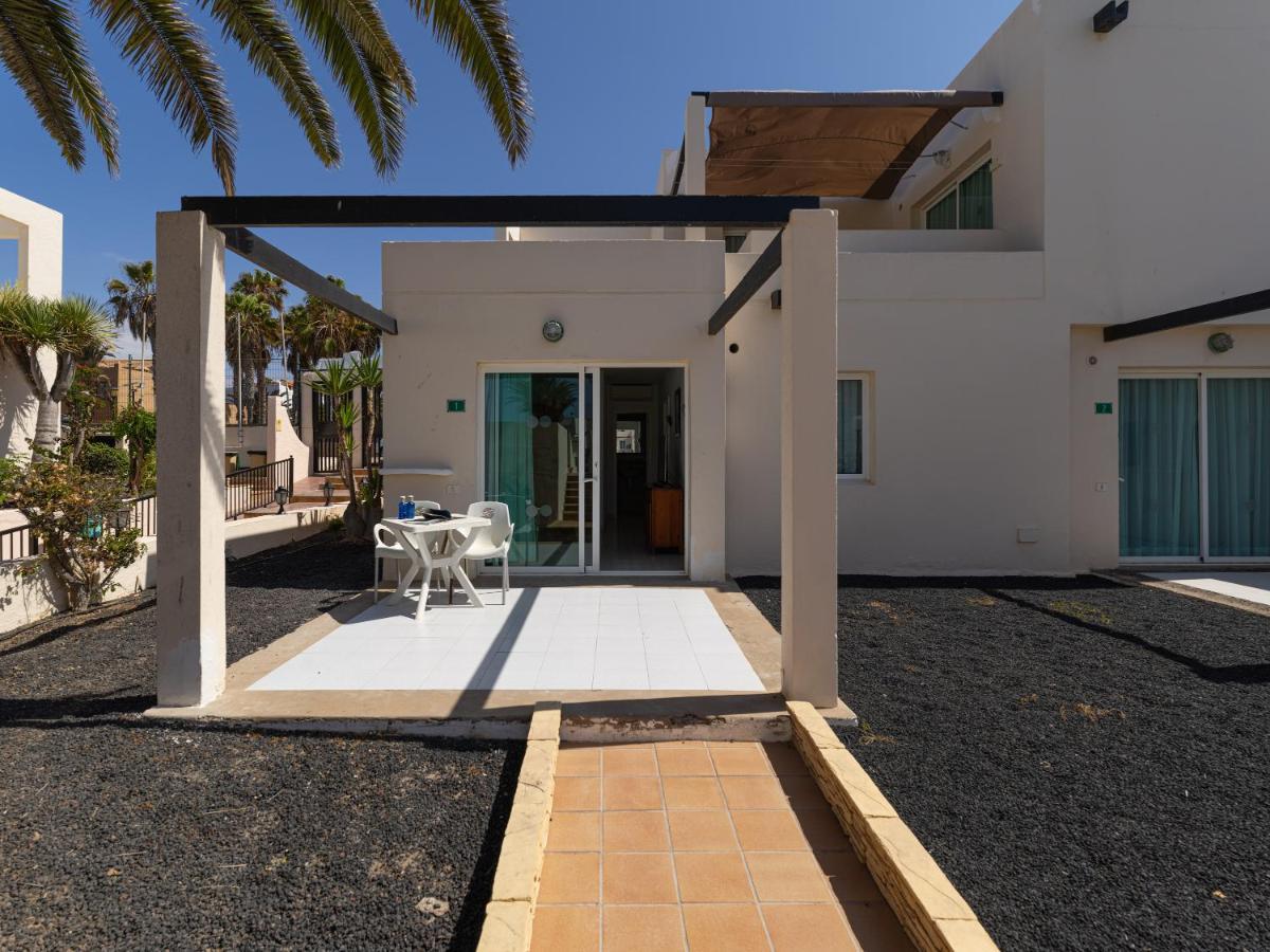 Homeforguest Apartamento 15 Con Terraza Y Piscina En Κοραλέχο Εξωτερικό φωτογραφία