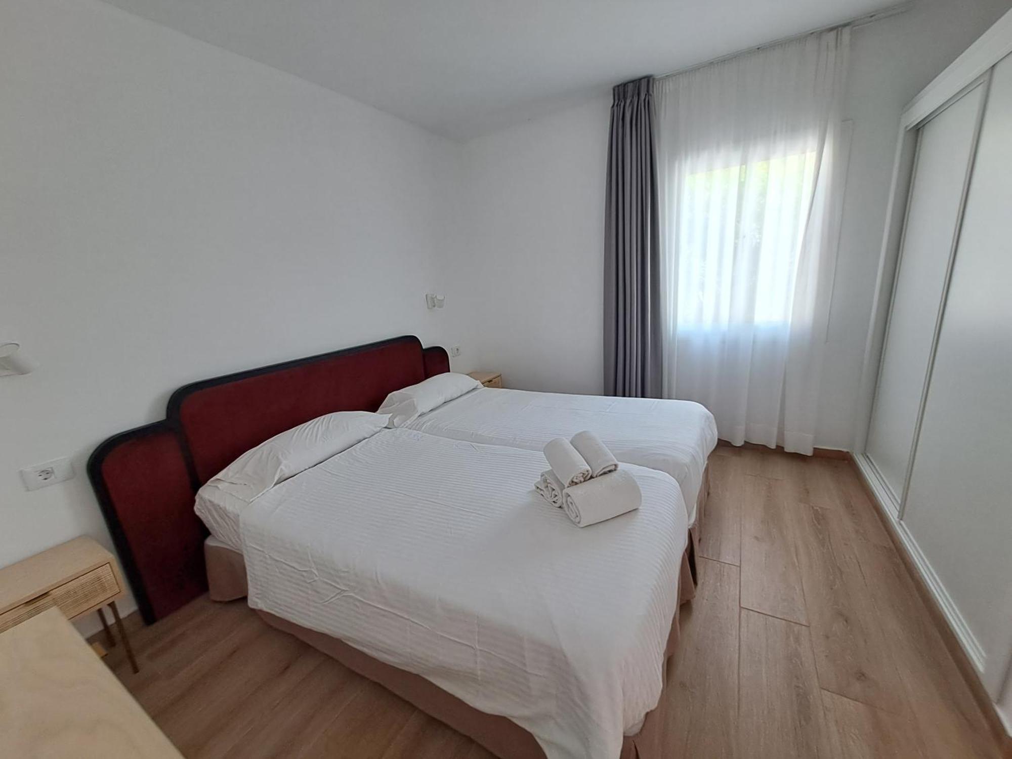 Homeforguest Apartamento 15 Con Terraza Y Piscina En Κοραλέχο Εξωτερικό φωτογραφία
